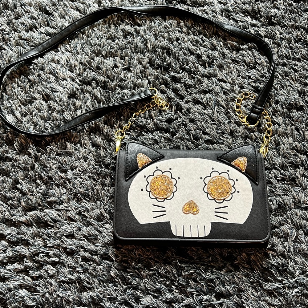 Hey Betsy Johnson cat purse.